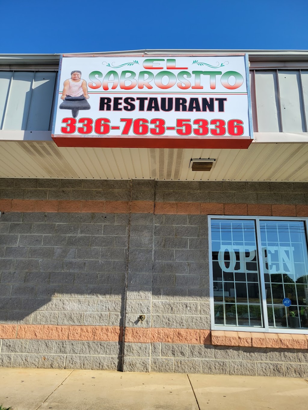 EL Sabrocito | restaurant | 2101 E Market St, Greensboro, NC 27401, USA | 3367635336 OR +1 336-763-5336