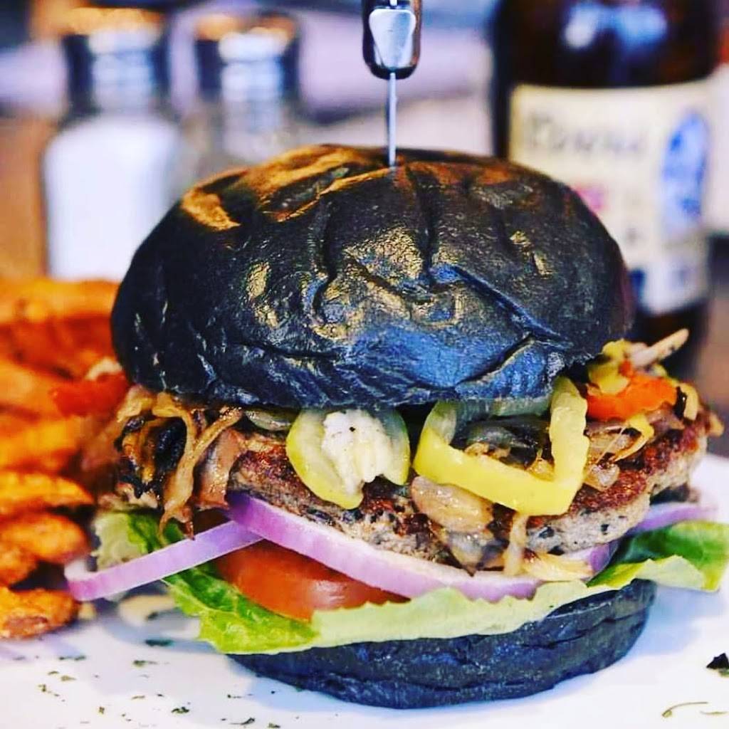 Que | restaurant | 1100 Eglinton Ave W, Toronto, ON M6C 2E2, Canada | 4167851727 OR +1 416-785-1727