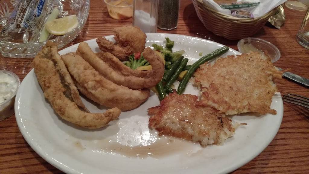 Great Outdoors Supper Club | restaurant | 8906 Forest View Rd, Kewaskum, WI 53040, USA | 2623347977 OR +1 262-334-7977