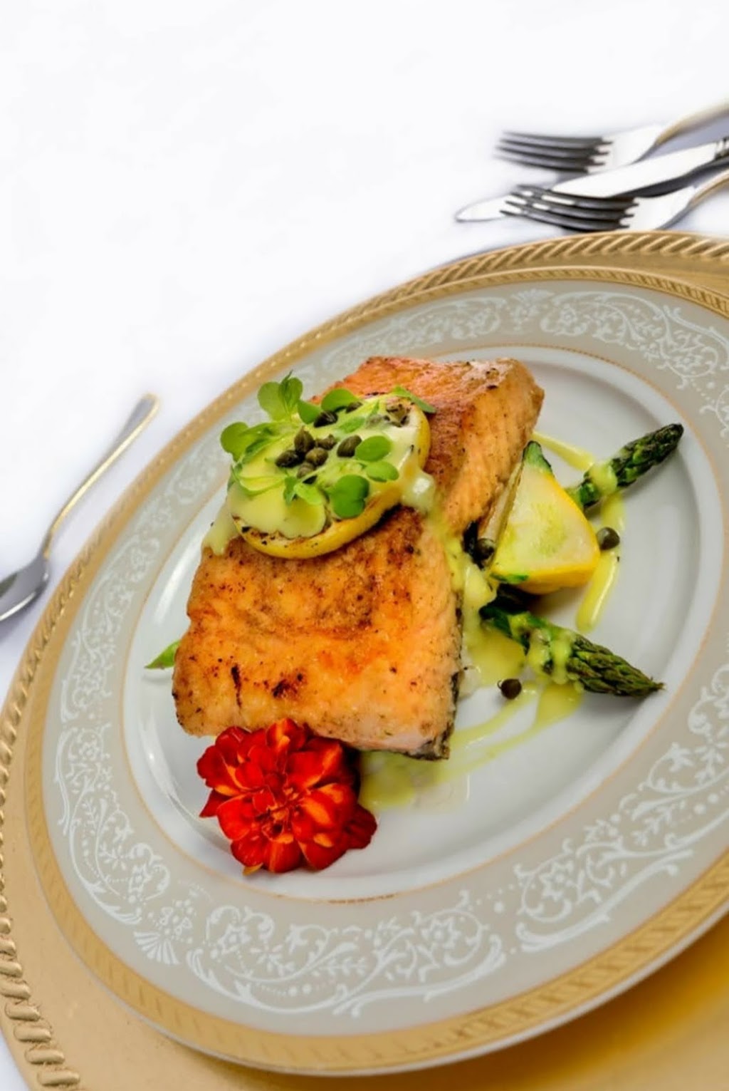 Mystique Dining of La Jolla | restaurant | 915 Pearl St, La Jolla, CA 92037, USA | 9162939000 OR +1 916-293-9000