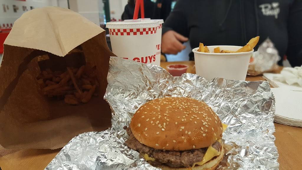 Five Guys | meal takeaway | 2445 Truxtun Rd, San Diego, CA 92106, USA | 6192231679 OR +1 619-223-1679