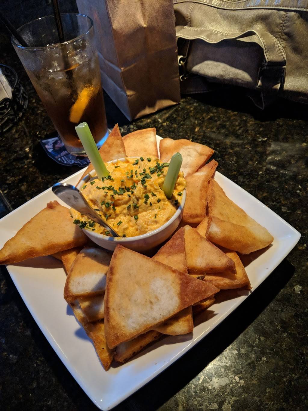 Ziggys Pub & Restaurant | restaurant | 193 Park Ave, Amherst, OH 44001, USA | 4409853663 OR +1 440-985-3663