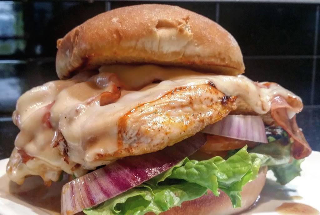 Z Bar & Grill | restaurant | 127 Vickie Lynn Ln, St Robert, MO 65584, USA | 5733367829 OR +1 573-336-7829