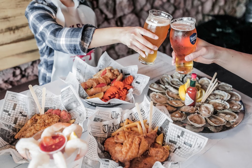 Hook & Reel Cajun Seafood & Bar | restaurant | 353 S Rock Rd, Wichita, KS 67207, USA | 3163589689 OR +1 316-358-9689