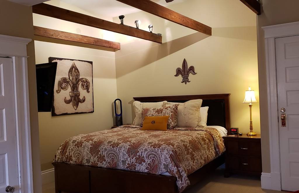 Canal Street Inn | night club | 3620 Canal St, New Orleans, LA 70119, USA | 5044833033 OR +1 504-483-3033