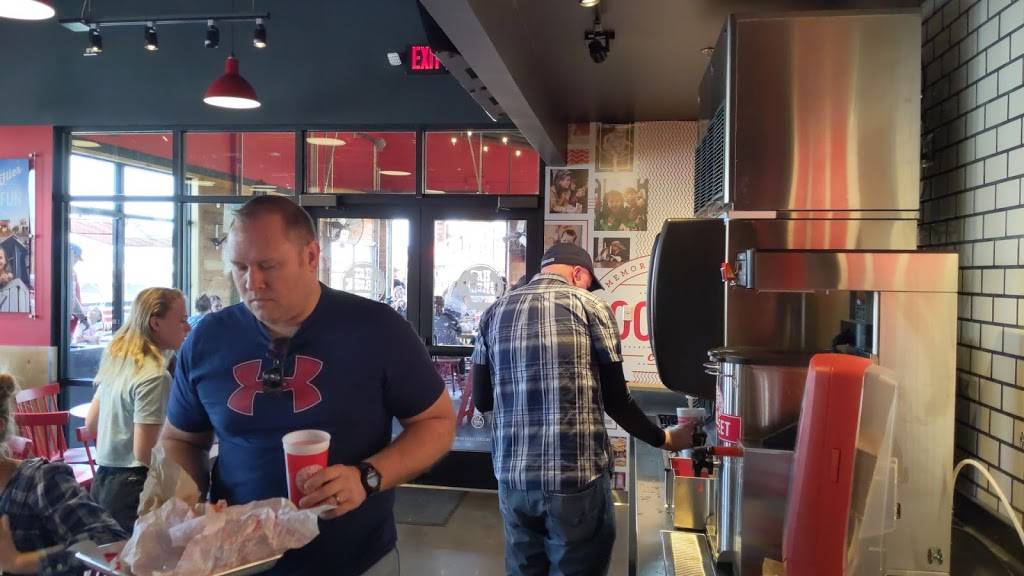 Hat Creek Burger Co. | restaurant | 870 E, US-114, Roanoke, TX 76262, USA | 8178542004 OR +1 817-854-2004