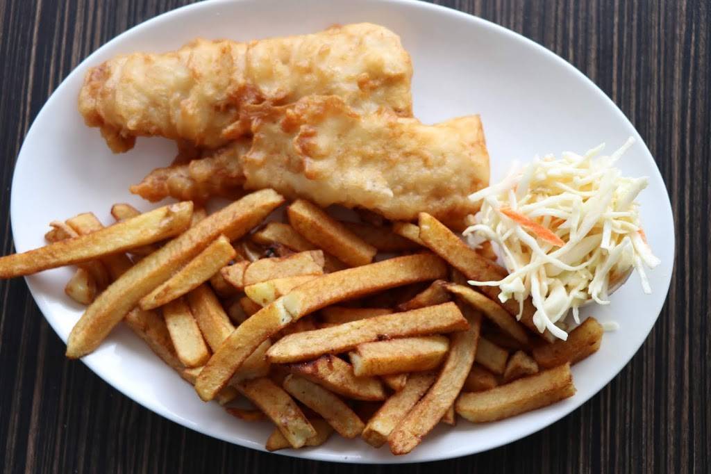 Fish & Sips | restaurant | 206 Hurontario St, Collingwood, ON L9Y 2M2, Canada | 7052937477 OR +1 705-293-7477