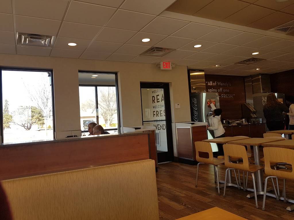 Wendys | restaurant | 1815 La Porte Rd, Waterloo, IA 50702, USA | 3192362290 OR +1 319-236-2290
