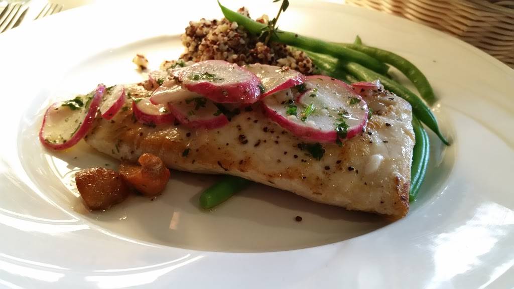 Three Birds Restaurant | restaurant | 73 E Market St, Corning, NY 14830, USA | 6079368862 OR +1 607-936-8862