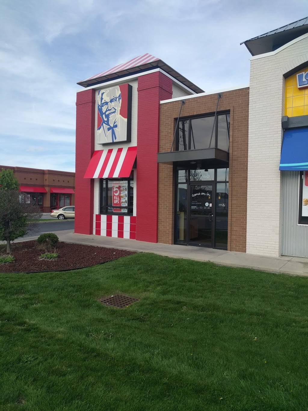 KFC | restaurant | 1020 N Main St, Bowling Green, OH 43402, USA | 4193522061 OR +1 419-352-2061