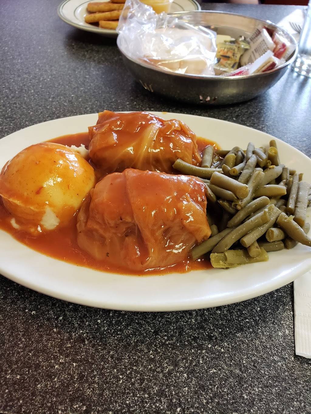 Markovskis Family Restaurant | restaurant | 25032 W Warren St, Dearborn Heights, MI 48127, USA | 3132748408 OR +1 313-274-8408