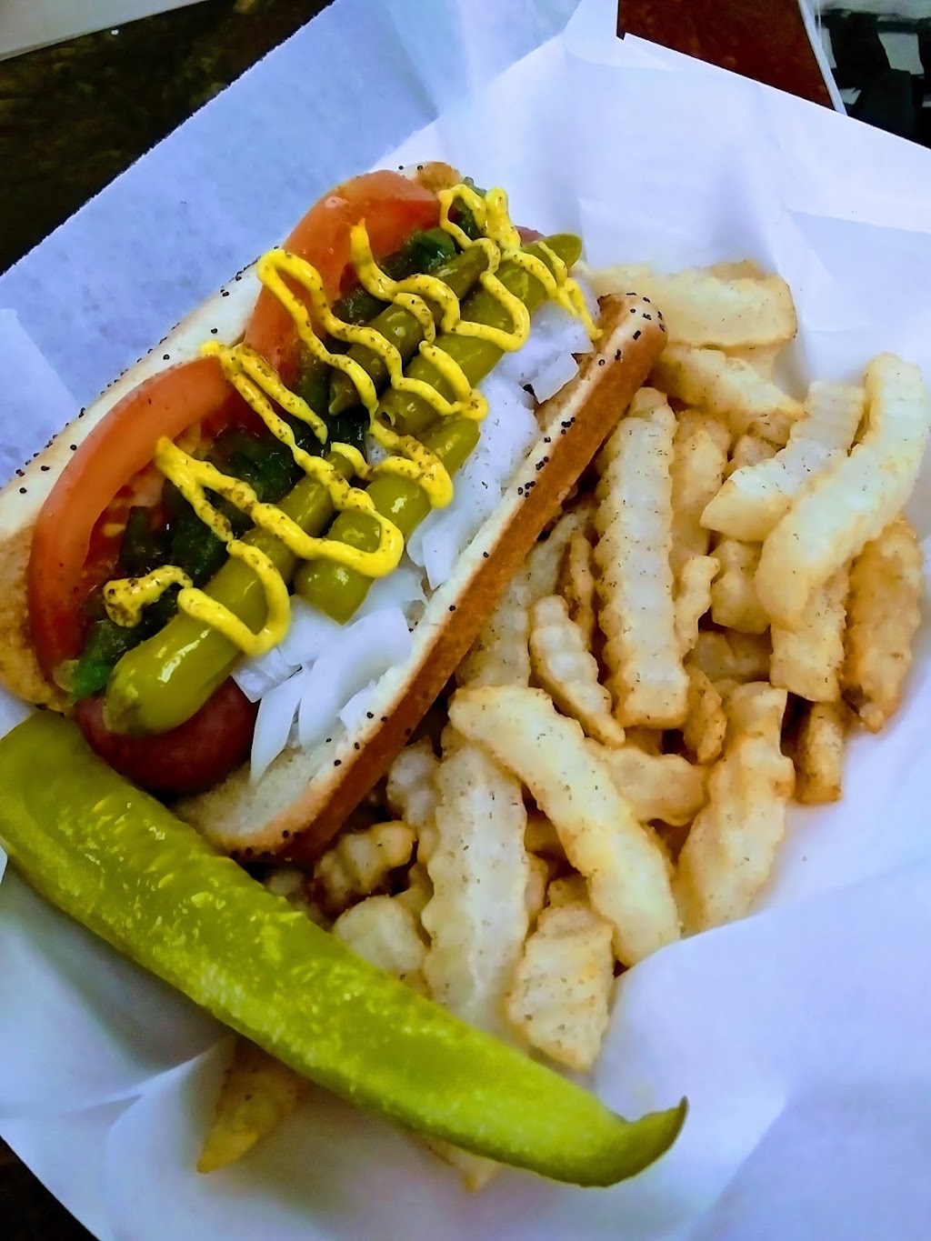 Looneys Little Chicago | restaurant | 219 17th St, Rock Island, IL 61201, USA | 3097882264 OR +1 309-788-2264