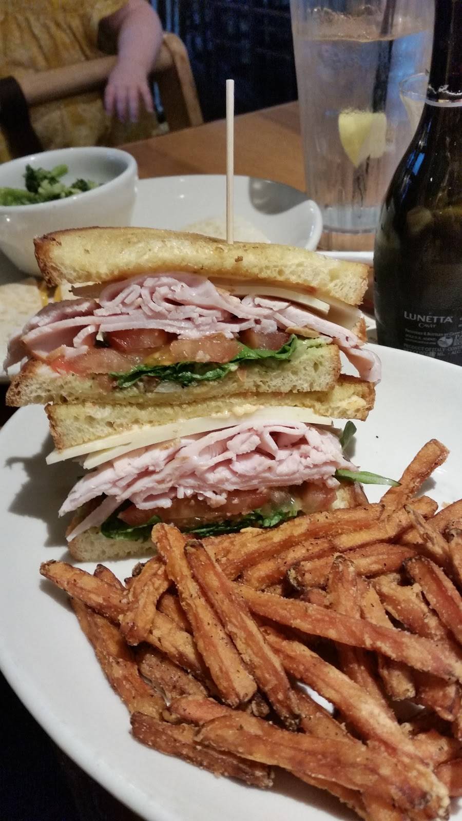 Twin Peaks Lake Buena Vista | restaurant | 12353 Winter Garden Vineland Rd, Orlando, FL 32836, USA | 4077784810 OR +1 407-778-4810