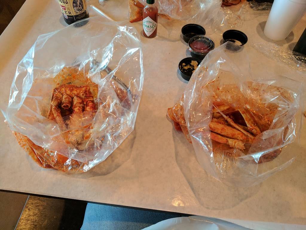 The Crawling Crab | restaurant | 781 S Federal Blvd, Denver, CO 80219, USA | 3039360123 OR +1 303-936-0123