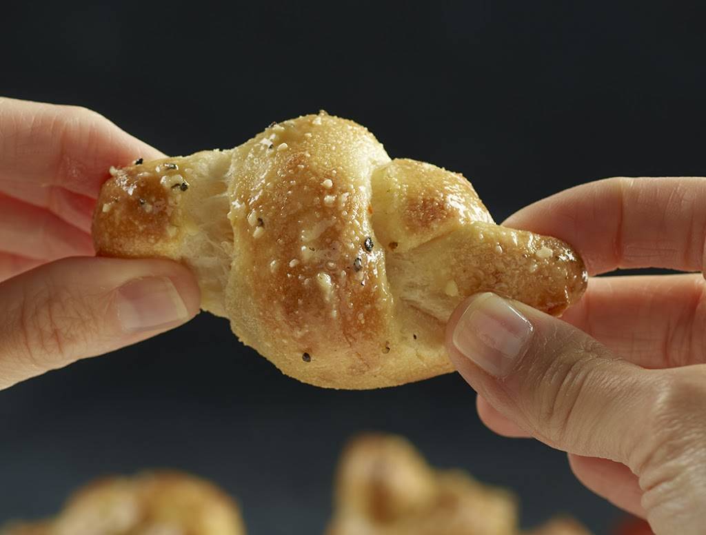 Papa Johns Pizza | restaurant | 1037 Glenstone Ave, Springfield, MO 65804, USA | 4178317272 OR +1 417-831-7272