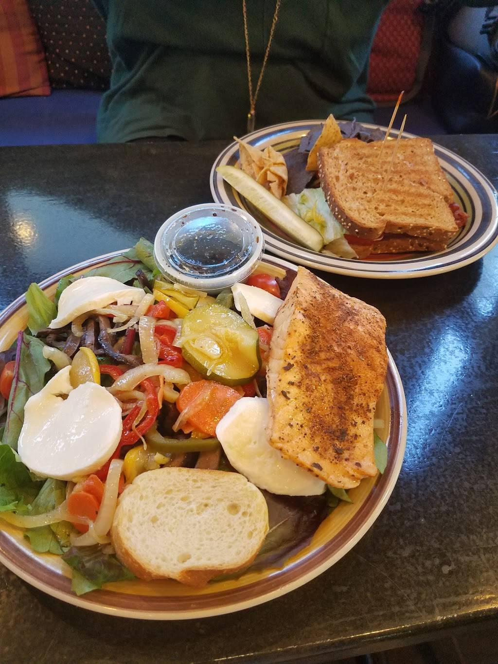 Fedora Bistro cafe | restaurant | 2633 Main St, Lawrence Township, NJ 08648, USA | 6098950844 OR +1 609-895-0844