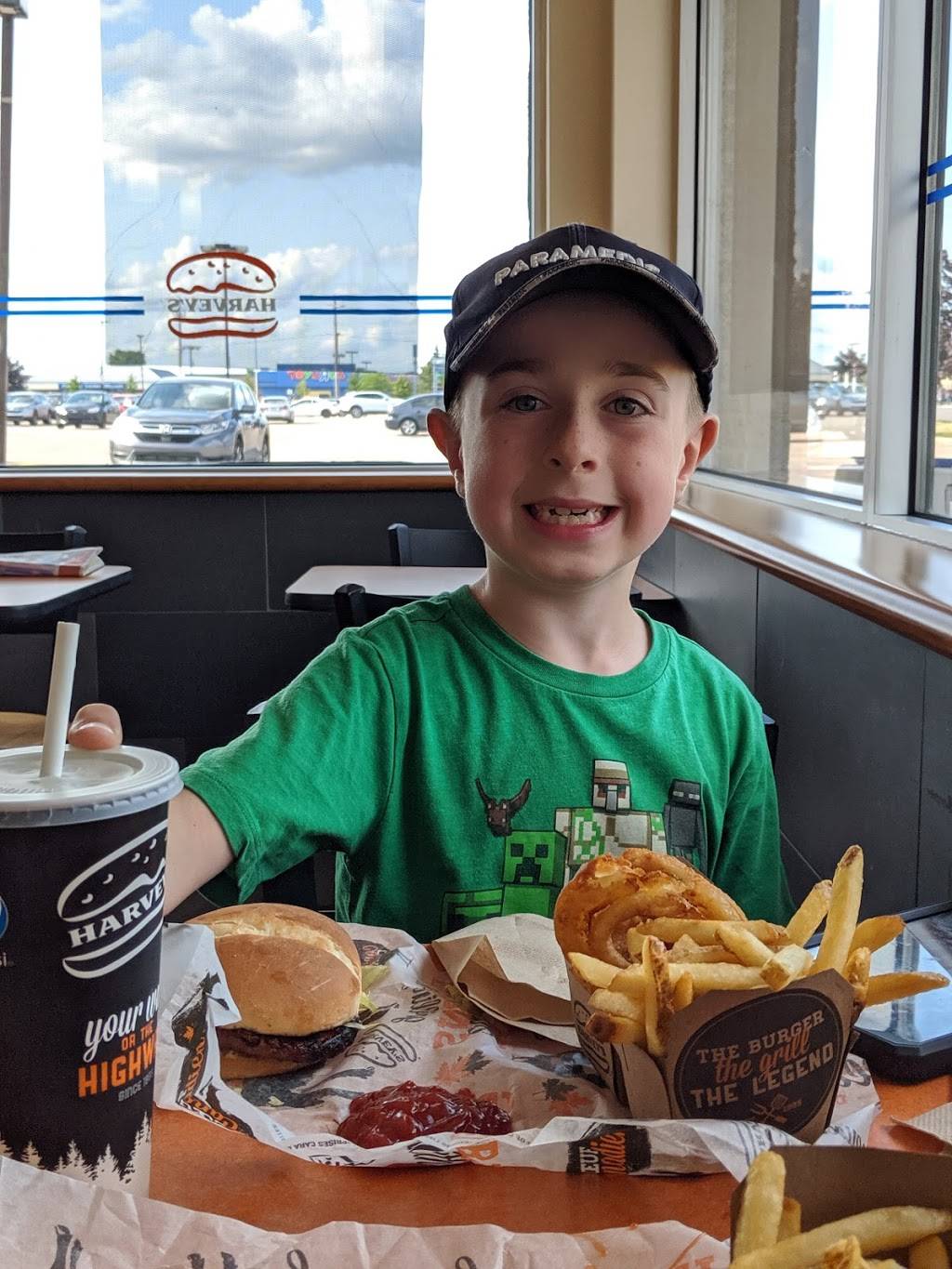 Harveys | restaurant | 180 Boulevard Gréber, Gatineau, QC J8T 6K2, Canada | 8192433024 OR +1 819-243-3024