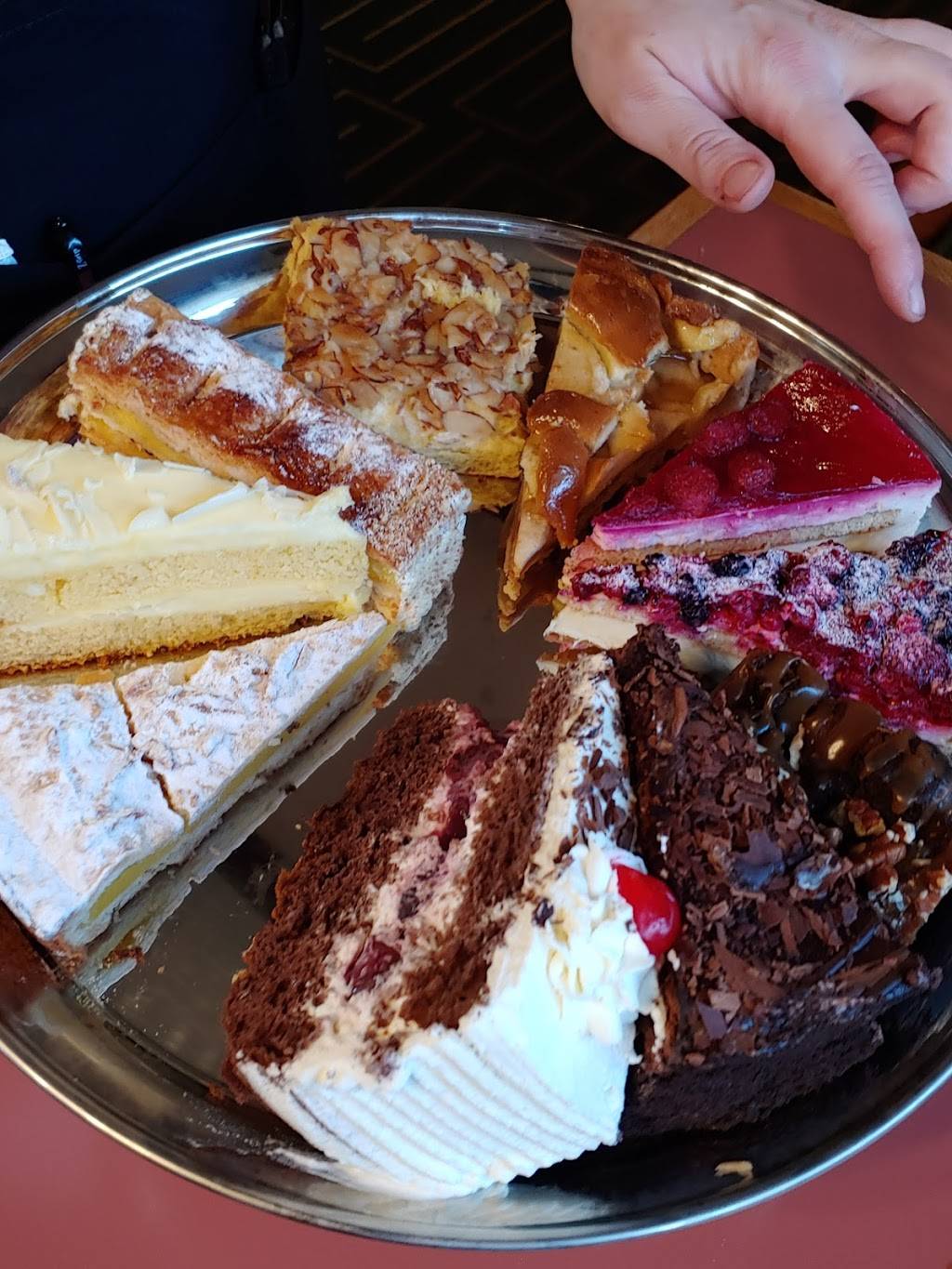 Brunos European Restaurant | restaurant | 10902 Bridgeport Way SW, Lakewood, WA 98499, USA | 2537197181 OR +1 253-719-7181