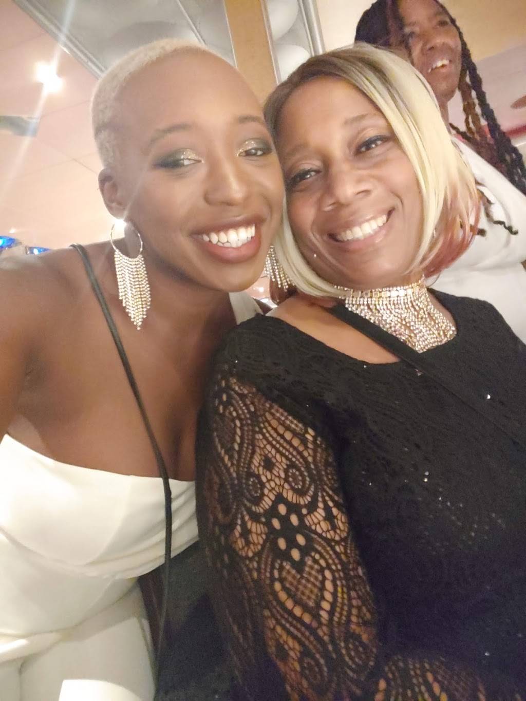 Caribbean Experience | restaurant | 2897 Bailey Ave, Buffalo, NY 14215, USA | 7168385131 OR +1 716-838-5131