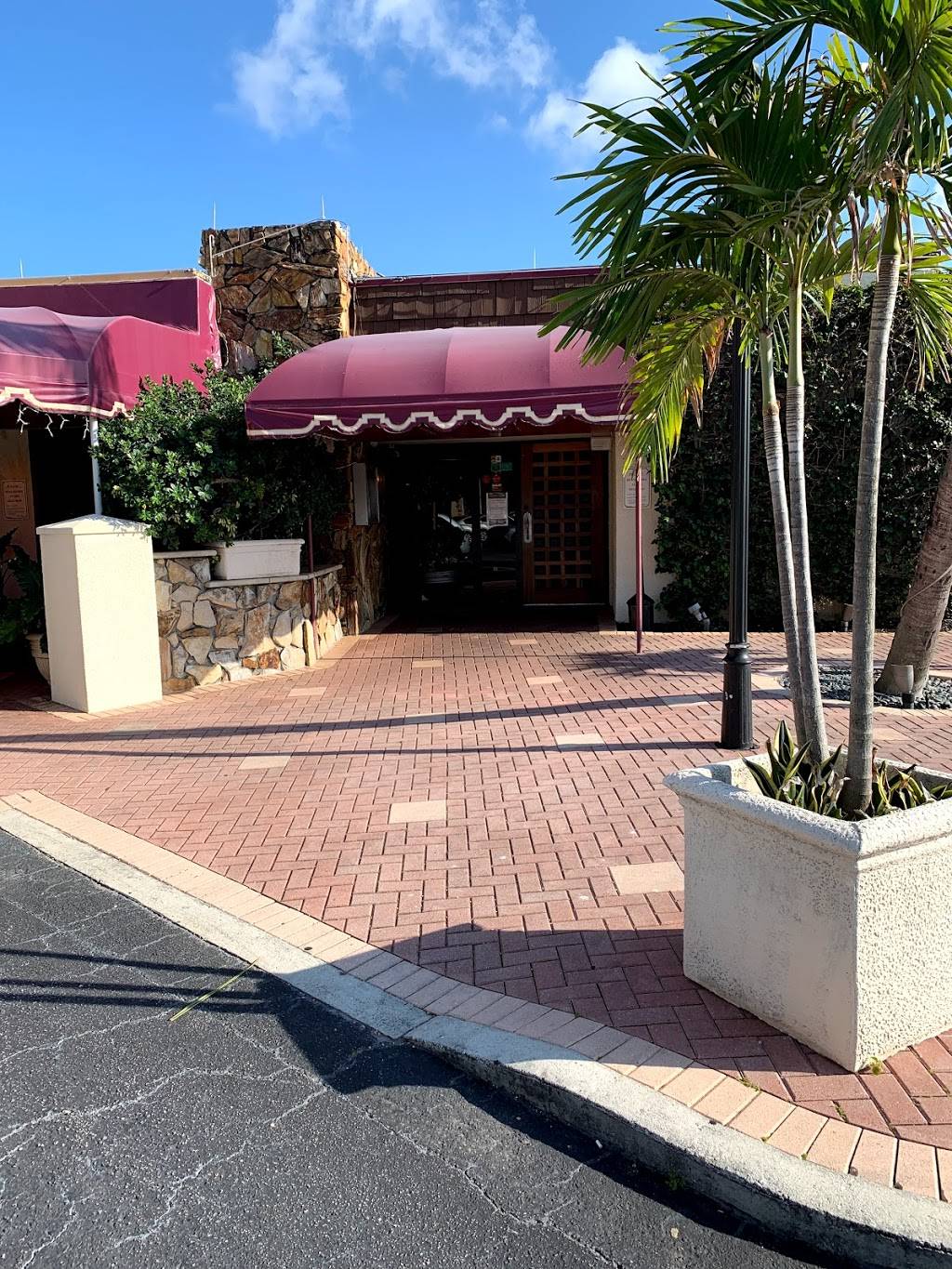 Raindancer Steak House | restaurant | 2300 Palm Beach Lakes Blvd, West Palm Beach, FL 33409, USA | 5616842810 OR +1 561-684-2810