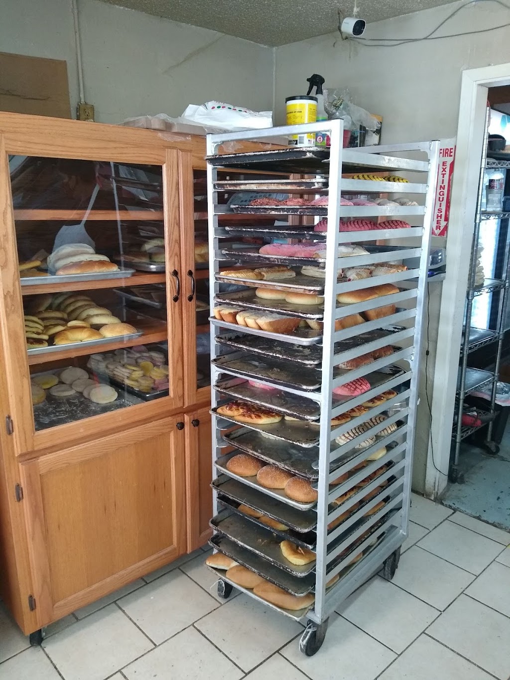 Los Gallos Bakery & Restaurant | restaurant | 2029 Armstrong St, San Angelo, TX 76903, USA | 3252121894 OR +1 325-212-1894