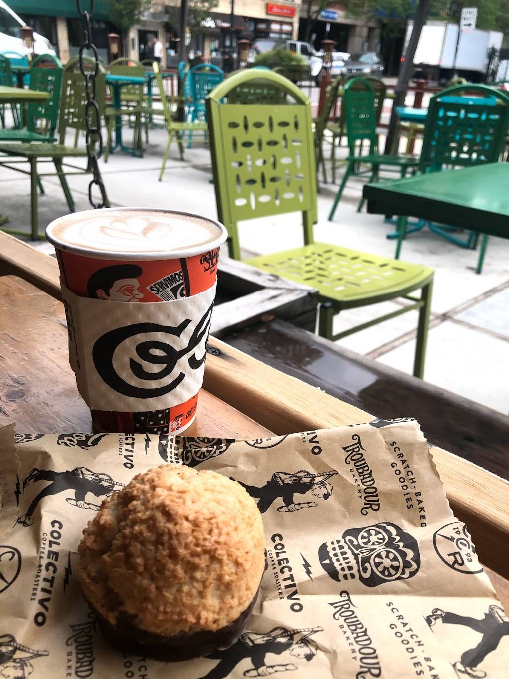 Colectivo Coffee - Lincoln Park | bakery | 2530 N Clark St, Chicago, IL 60614, USA | 7736878078 OR +1 773-687-8078