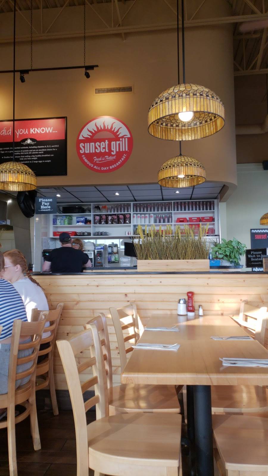 Sunset Grill | restaurant | 367 Cundles Rd E, Barrie, ON L4M 0G9, Canada | 7057379004 OR +1 705-737-9004