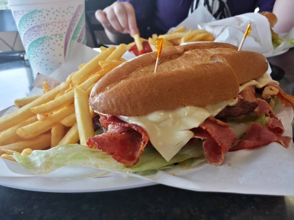 Tommys Drive Thru | restaurant | 230 N San Jacinto St, Hemet, CA 92543, USA | 9516526622 OR +1 951-652-6622