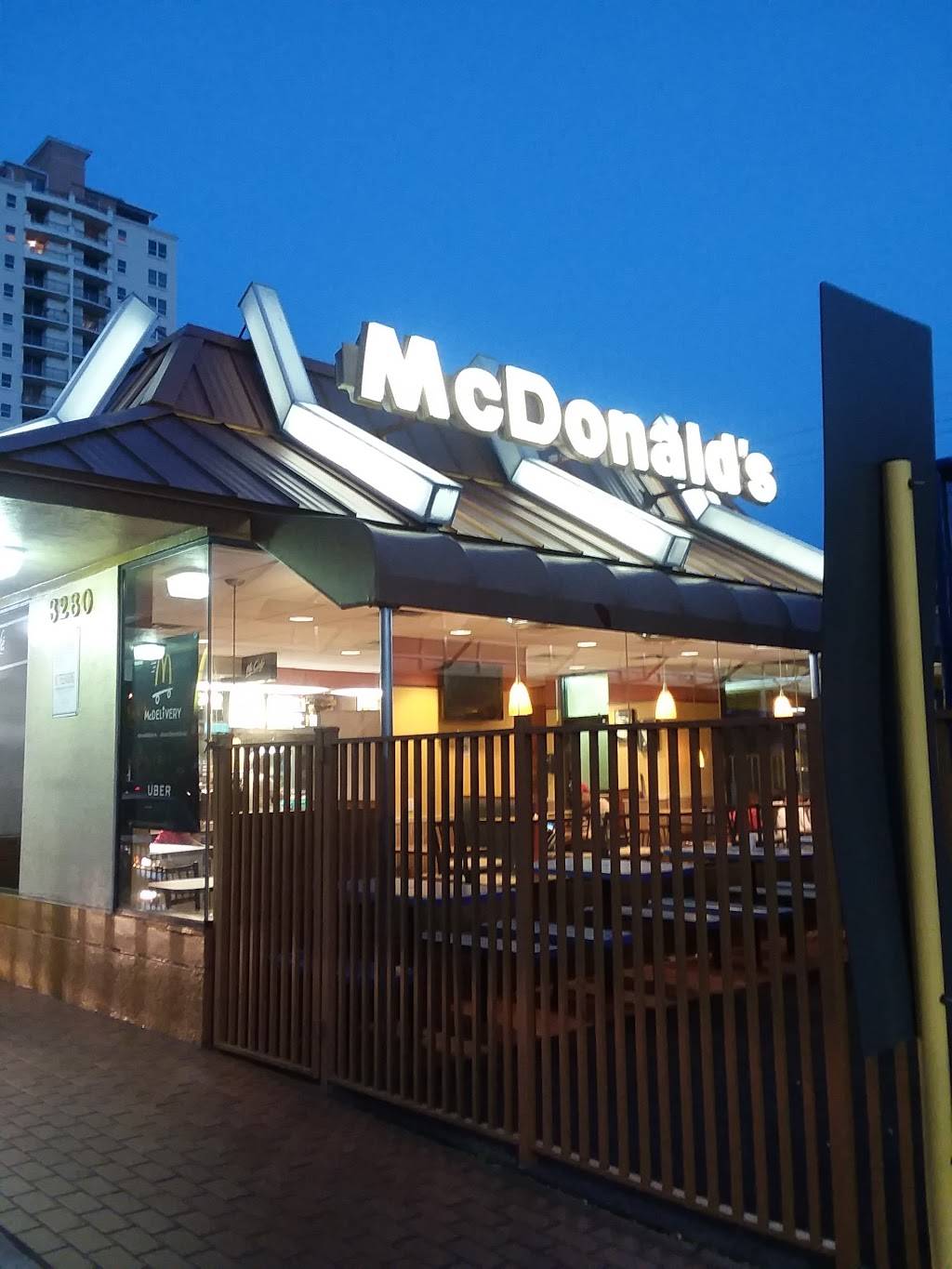 McDonalds | cafe | 3280 Coral Way, Miami, FL 33145, USA | 3054445466 OR +1 305-444-5466