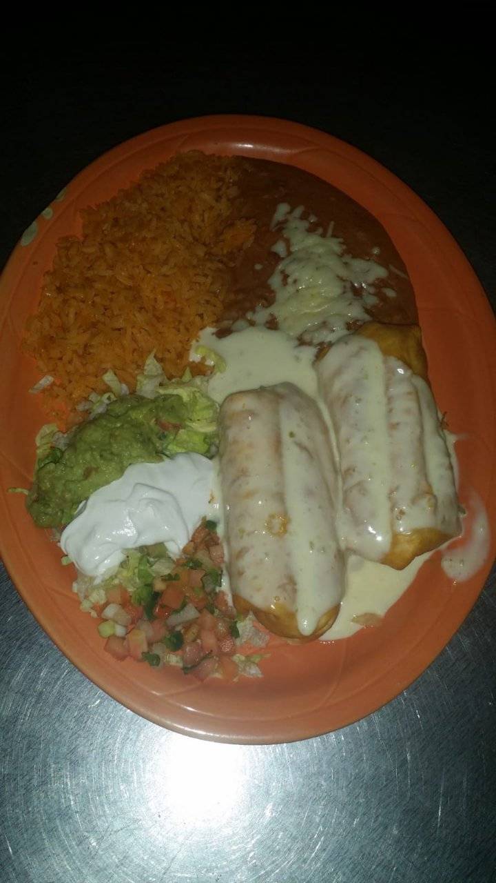 Mi Casita | restaurant | 101 E Walnut St, Gillespie, IL 62033, USA | 2178393600 OR +1 217-839-3600