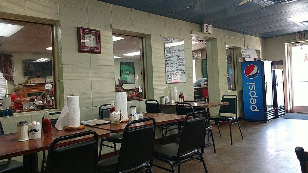 4 Little Pigs BBQ | restaurant | 198 W 5th St, Benton, KY 42025, USA | 2705279471 OR +1 270-527-9471