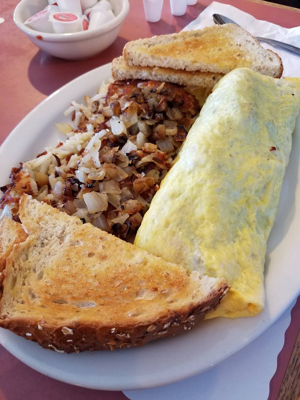 Dougs Place | restaurant | 20871 Redwood Rd, Castro Valley, CA 94546, USA | 5105389155 OR +1 510-538-9155