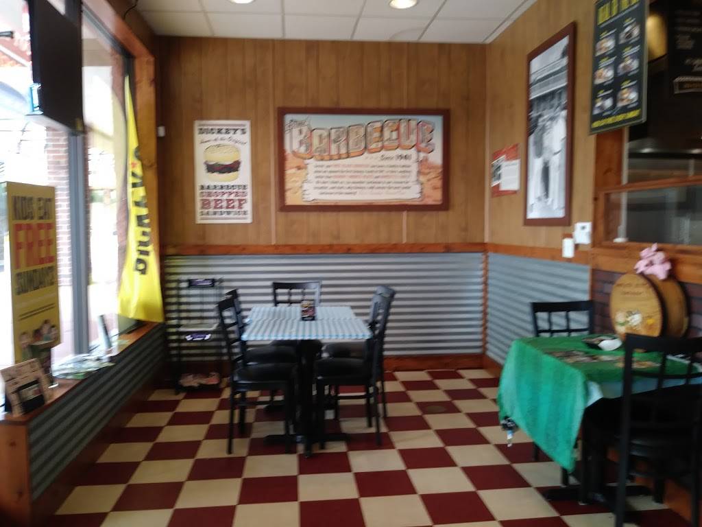 Dickeys Barbecue Pit | restaurant | 1636 Hendersonville Rd, Asheville, NC 28803, USA | 8282775221 OR +1 828-277-5221
