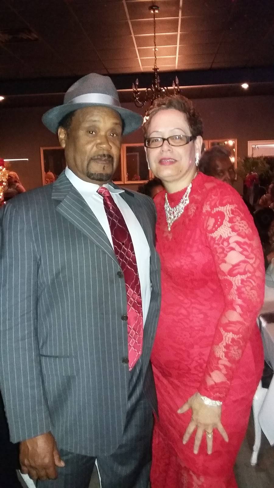 Augies Restaurant | restaurant | 6005 Jefferson Hwy, Harahan, LA 70123, USA | 5047333000 OR +1 504-733-3000