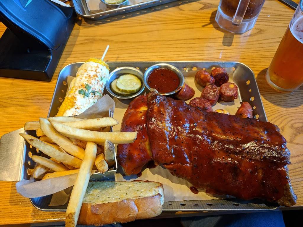 Chilis Grill & Bar | meal takeaway | 3583 Henry St, Norton Shores, MI 49441, USA | 2317805441 OR +1 231-780-5441