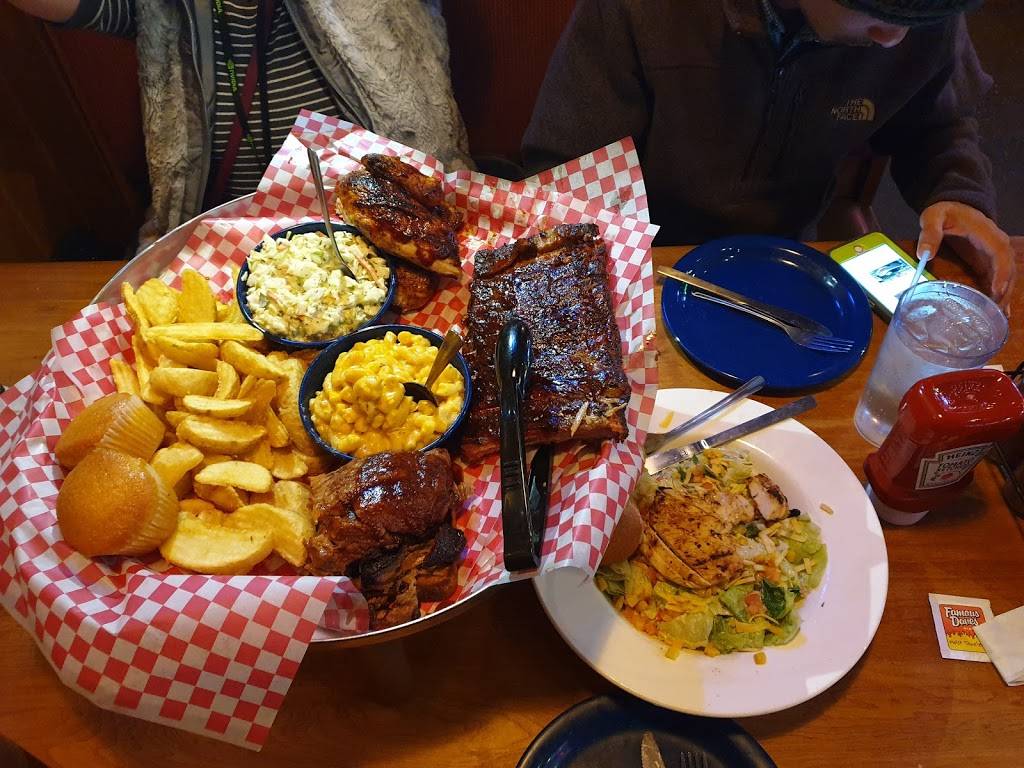 Famous Daves Bar-B-Que | restaurant | 61 Curtner Ave, San Jose, CA 95125, USA | 4082927444 OR +1 408-292-7444