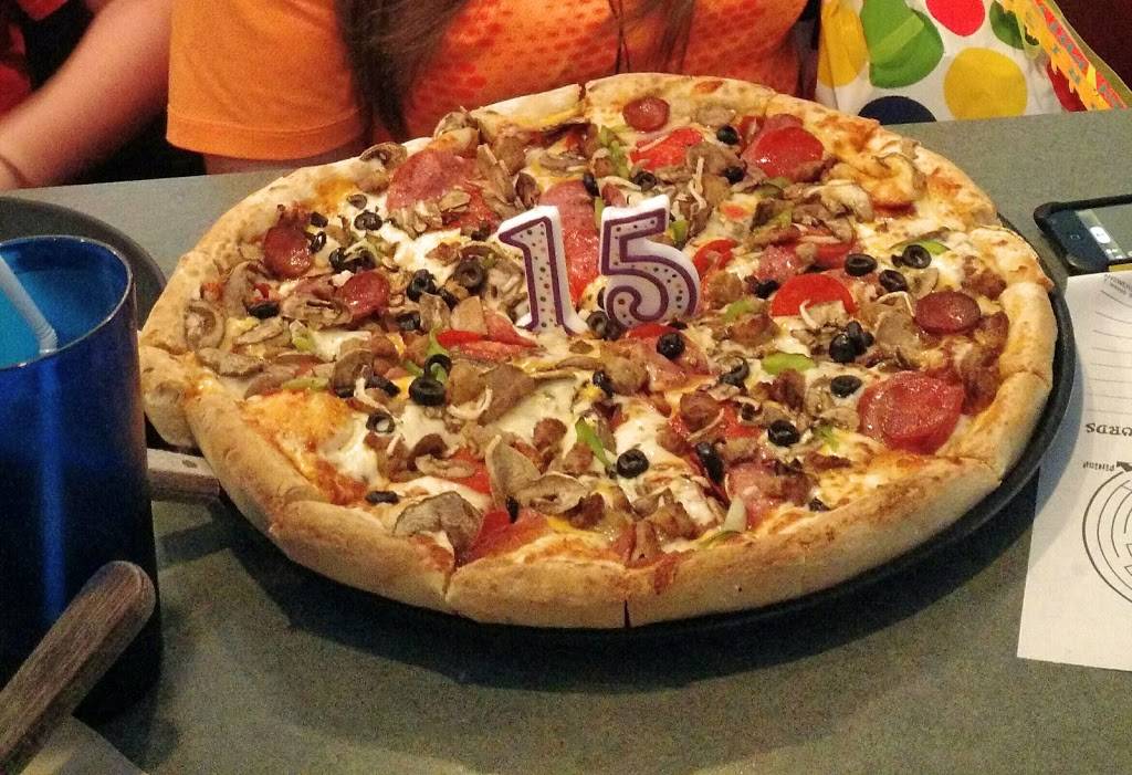 Round Table Pizza | meal takeaway | 16016 Meridian E, Puyallup, WA 98375, USA | 2538405500 OR +1 253-840-5500