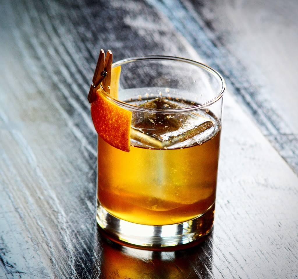 Southport & Irving SIP | restaurant | 4000 N Southport Ave, Chicago, IL 60613, USA | 7738572890 OR +1 773-857-2890