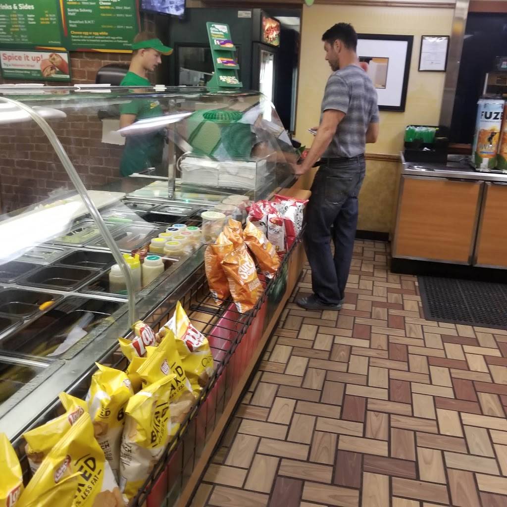 Subway | meal takeaway | 10405 W 75th St, Shawnee, KS 66214, USA | 9139624007 OR +1 913-962-4007