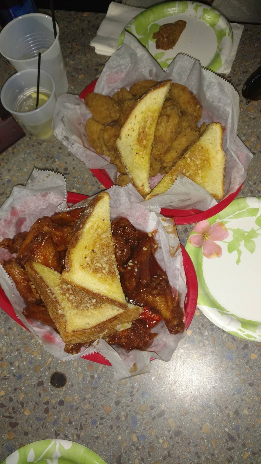 Mandees Jazz Cafe | night club | 17132 Conant St, Hamtramck, MI 48212, USA | 3138914330 OR +1 313-891-4330