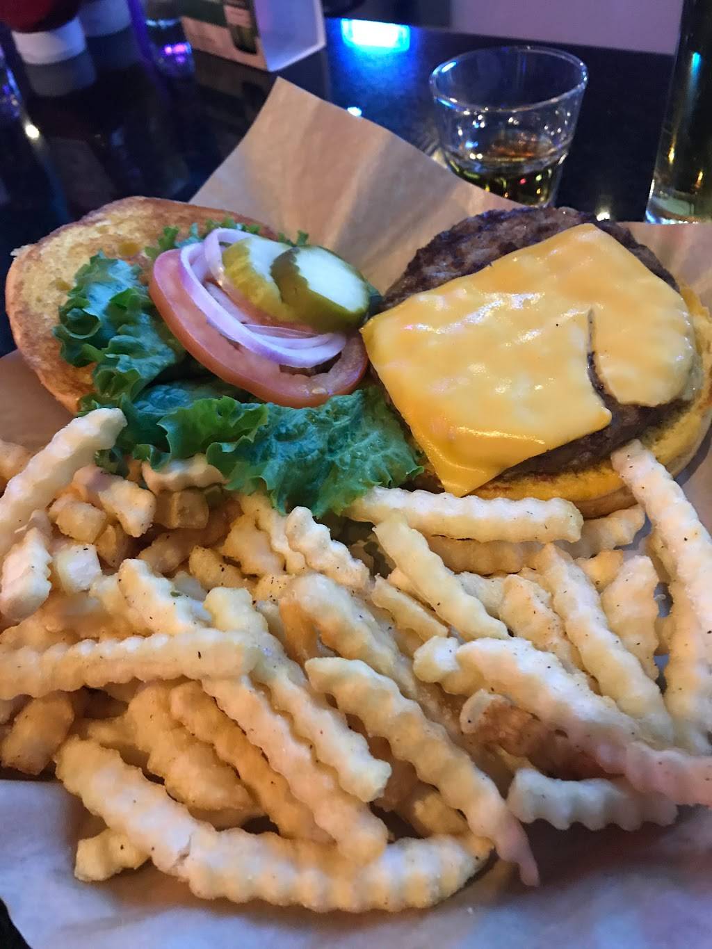 Tight Ends Sports Bar & Grill | restaurant | 2502 Gulf Fwy S, League City, TX 77573, USA | 8327694330 OR +1 832-769-4330