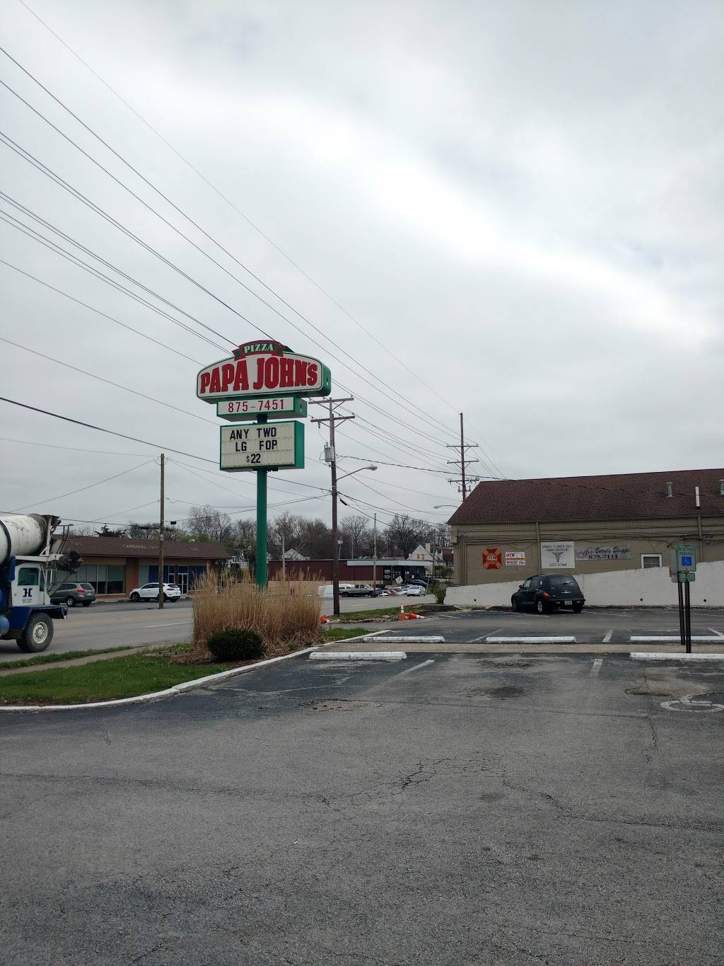 Papa Johns Pizza | restaurant | 569 E Main St, Frankfort, KY 40601, USA | 5028757451 OR +1 502-875-7451