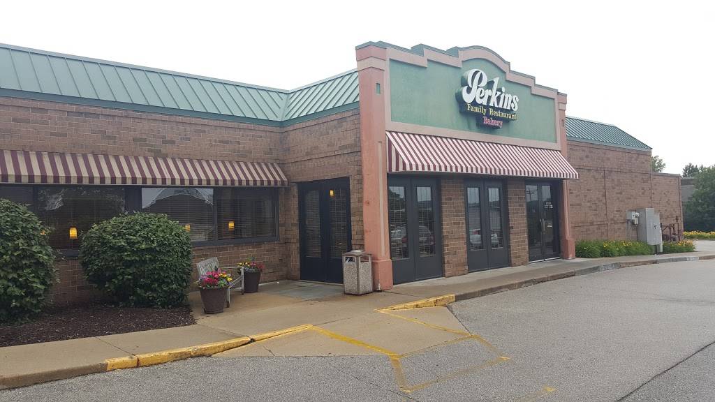 Perkins | restaurant | 585 N Barker Rd, Brookfield, WI 53045, USA | 2627981061 OR +1 262-798-1061