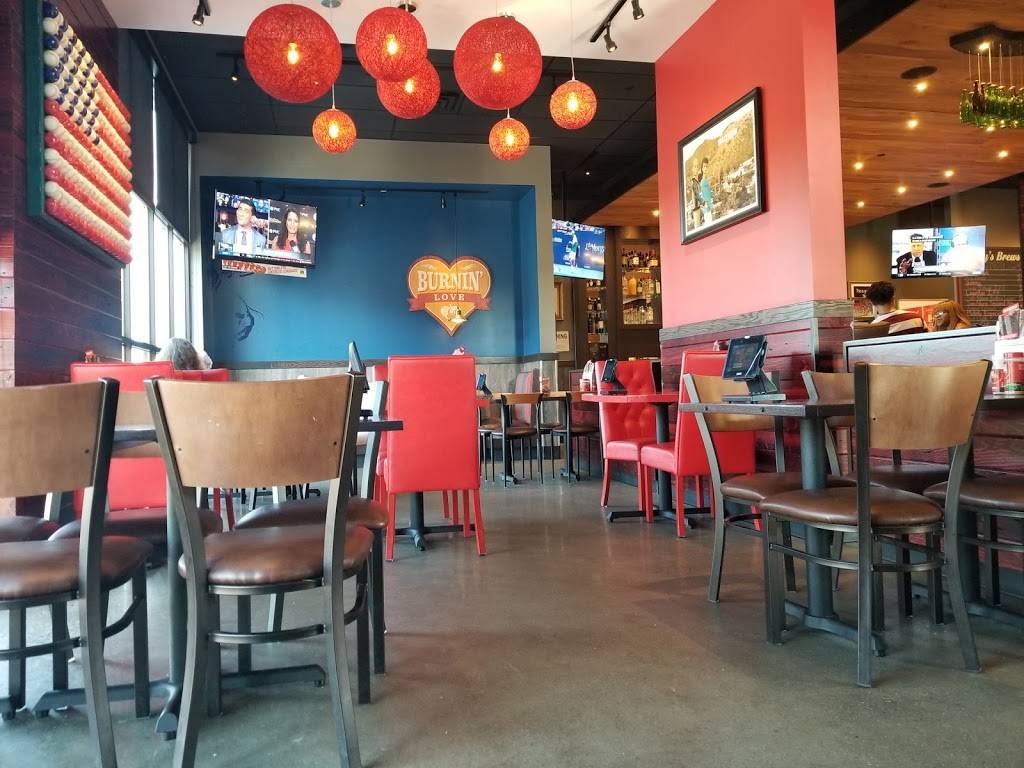 Red Robin Gourmet Burgers and Brews | restaurant | 75 Henry St, Commack, NY 11725, USA | 6313439430 OR +1 631-343-9430