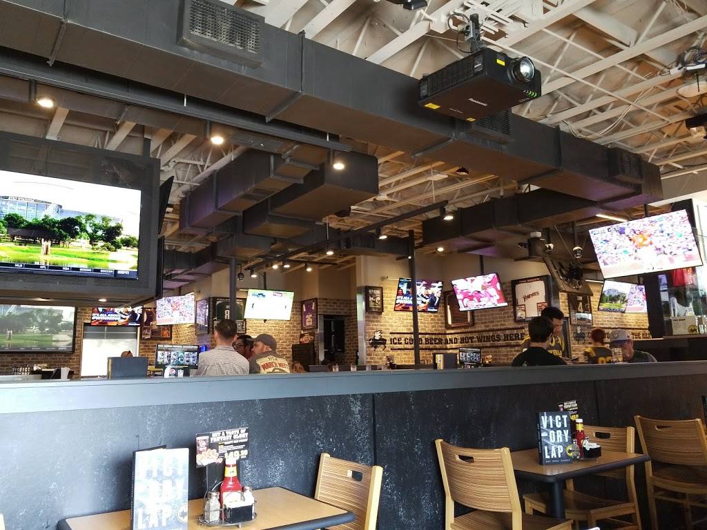 Buffalo Wild Wings | meal takeaway | 1699 W Lacey Blvd, Hanford, CA 93230, USA | 5595831262 OR +1 559-583-1262