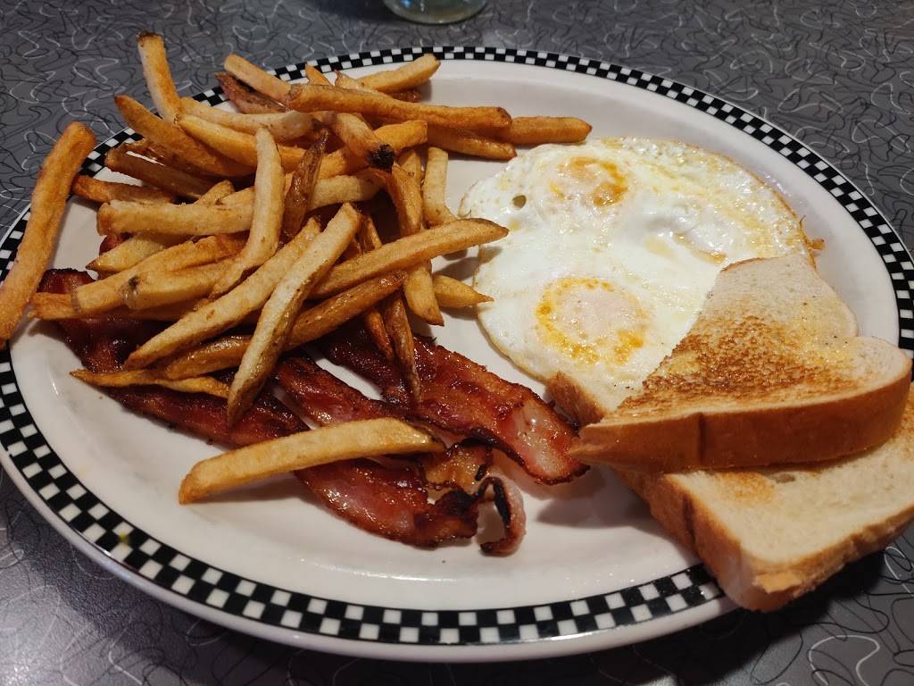 Zes Diner Woodbury | restaurant | 2190 Eagle Creek Ln, Woodbury, MN 55129, USA | 6514367196 OR +1 651-436-7196