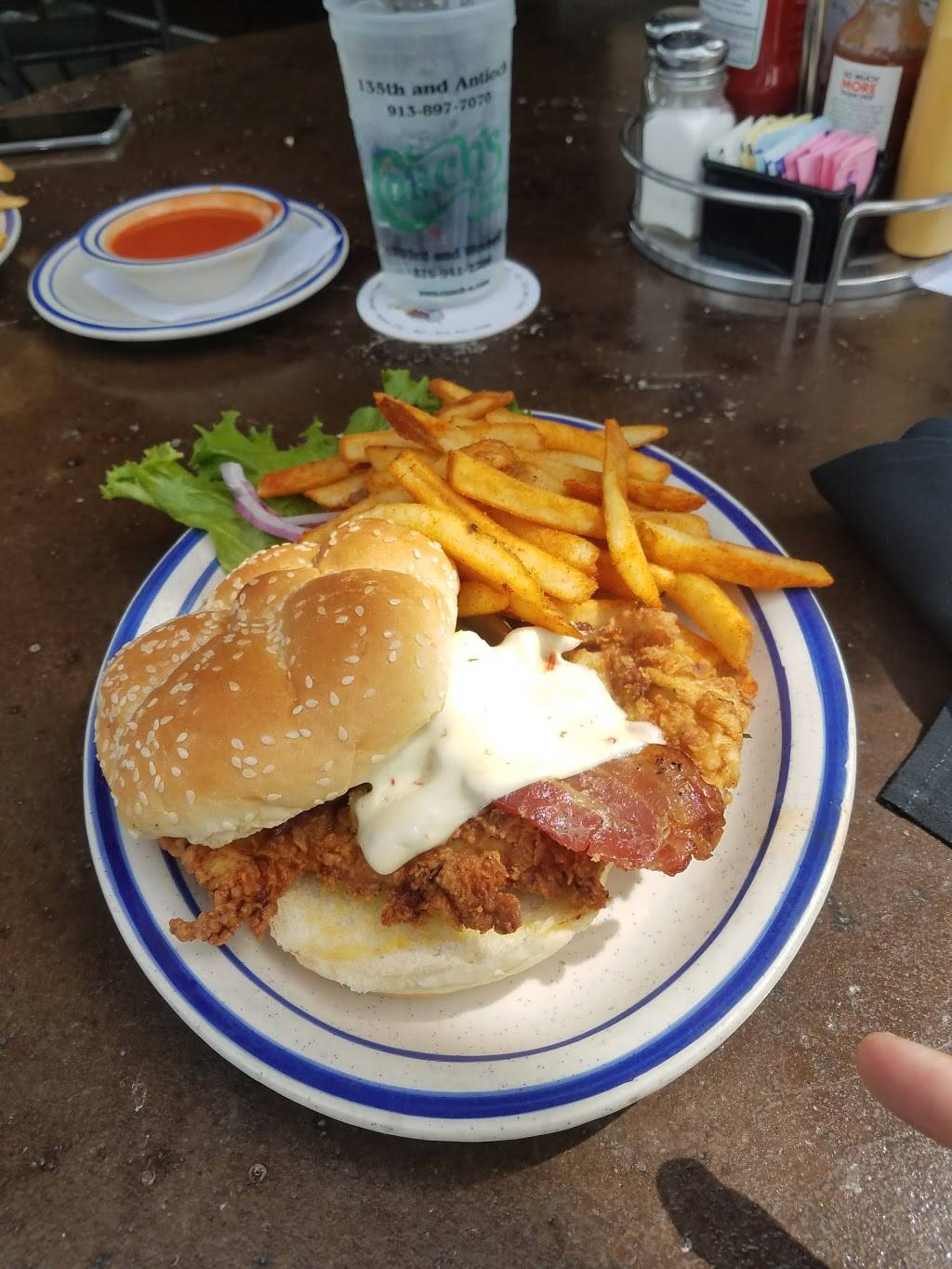 Coachs Bar & Grill | restaurant | 9089 W 135th St, Overland Park, KS 66221, USA | 9138977070 OR +1 913-897-7070