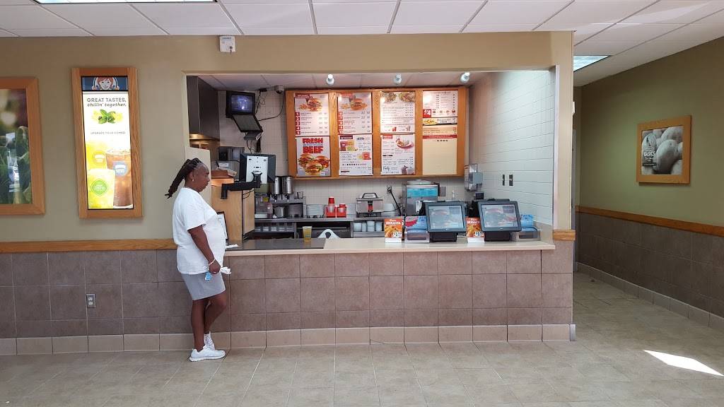 Wendys | restaurant | 12485 NW 7th Ave, Miami, FL 33168, USA | 3056856371 OR +1 305-685-6371