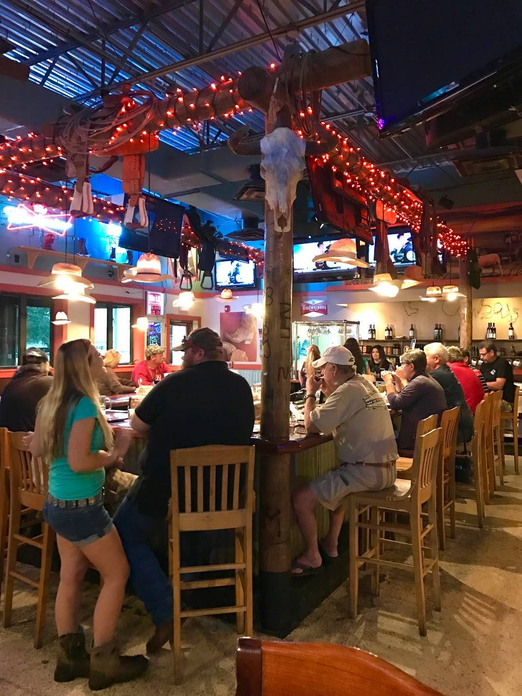 Cowboys BBQ & Steak Co. | restaurant | 5000 Okeechobee Rd, Fort Pierce, FL 34947, USA | 7725955118 OR +1 772-595-5118