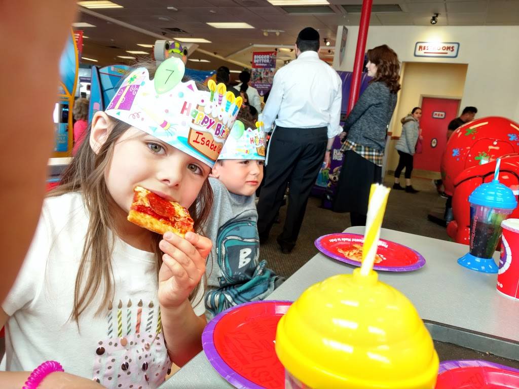 Chuck E. Cheeses | restaurant | 56 Chambers Bridge Rd, Brick, NJ 08723, USA | 7322629200 OR +1 732-262-9200